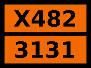 Табличка опасный груз "X482-3131. Вещество твердое, реагирующее с водой, коррозионное, н.у.к."